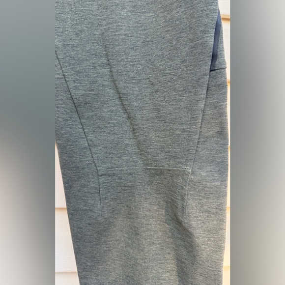 Lululemon Grey Men’s Joggers, Back Zippered Pockets, Side Pockets, Medium - Picture 5 of 12